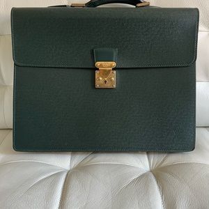 Authentic Louis Vuitton Green Taiga Leather 2 Gusset briefcase